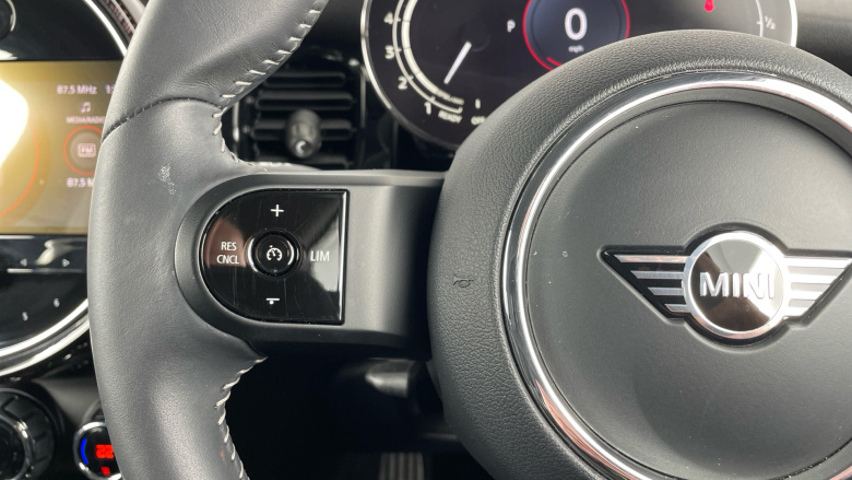 MINI Hatchback 1.5 Cooper Sport Premium 3dr Auto Petrol Hatchback